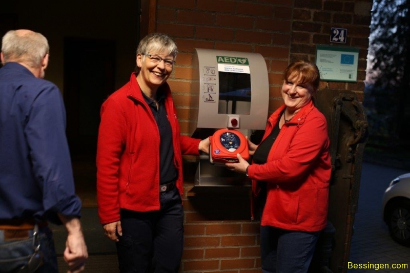 Read more about the article Einweihung Defibrillator